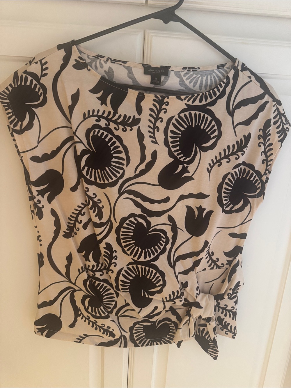 Ann Taylor Factory Beige and Black Floral Tie-Hem Top